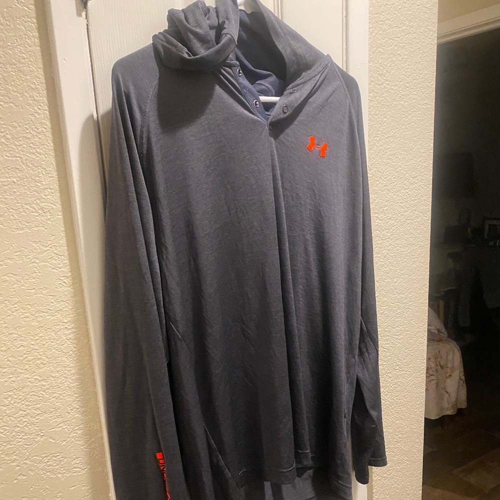 Under Armour hooded sweatshirt (thin)